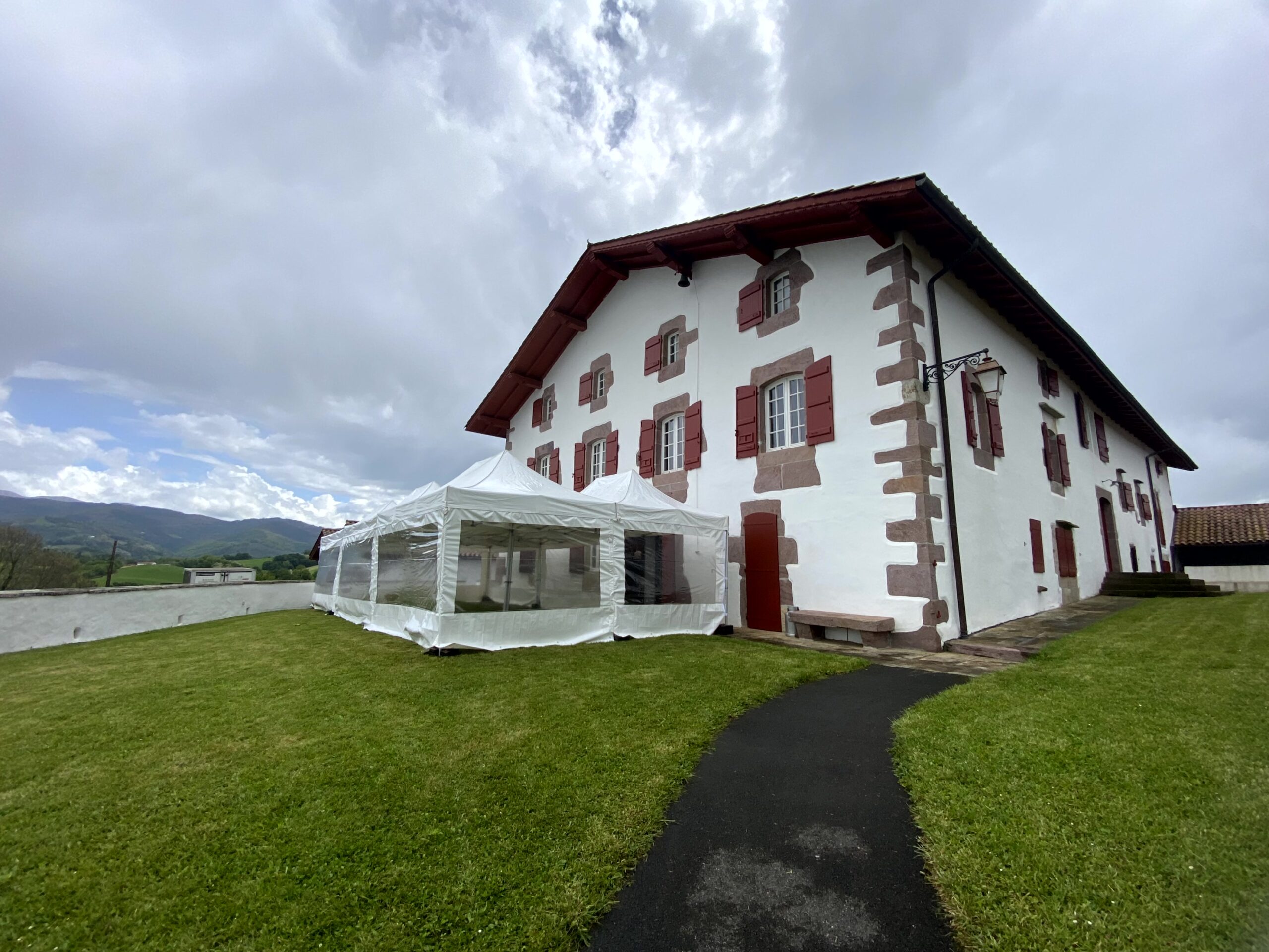 gallery-5 location tente de réception mariage ferme aux piments